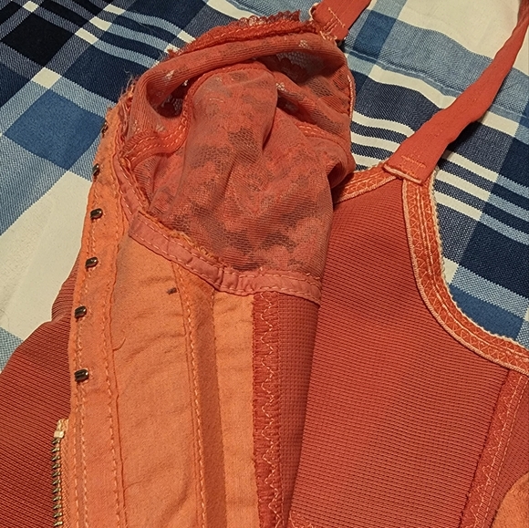 Vintage Strouse Adler Merry Widow - Picture 3 of 8